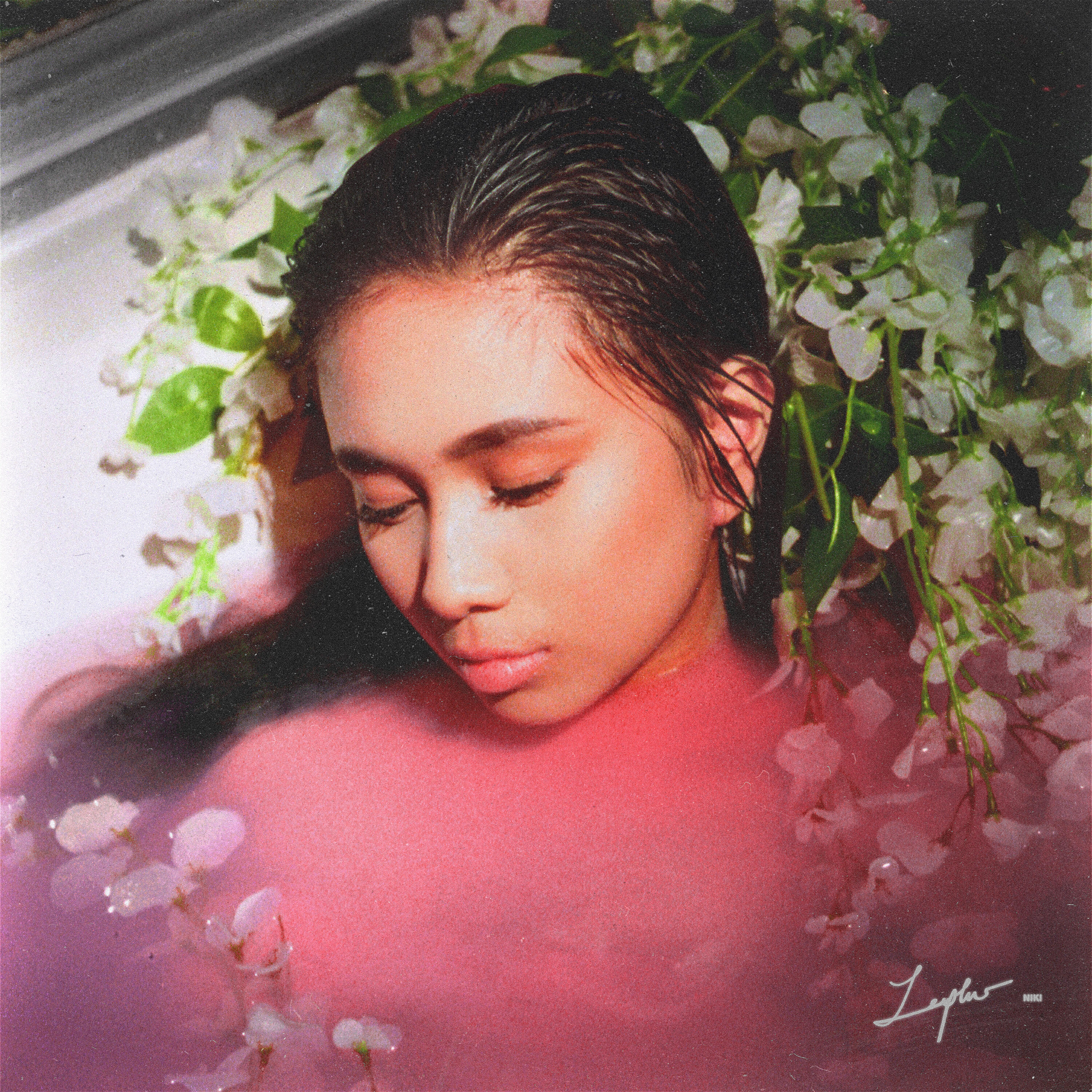 NIKI - Pools