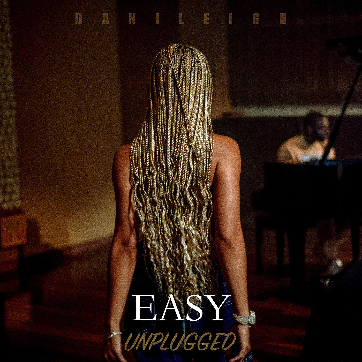 DaniLeigh - Easy (Unplugged)